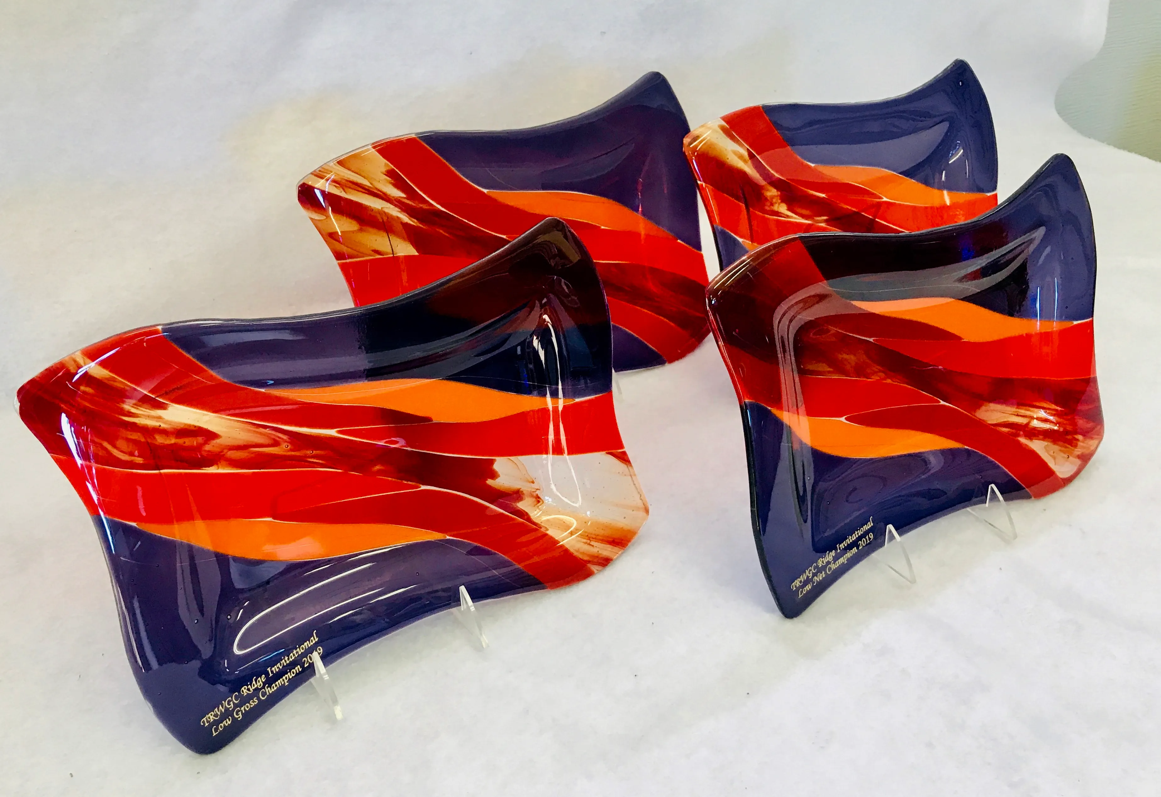 Glass platter with layered color composition